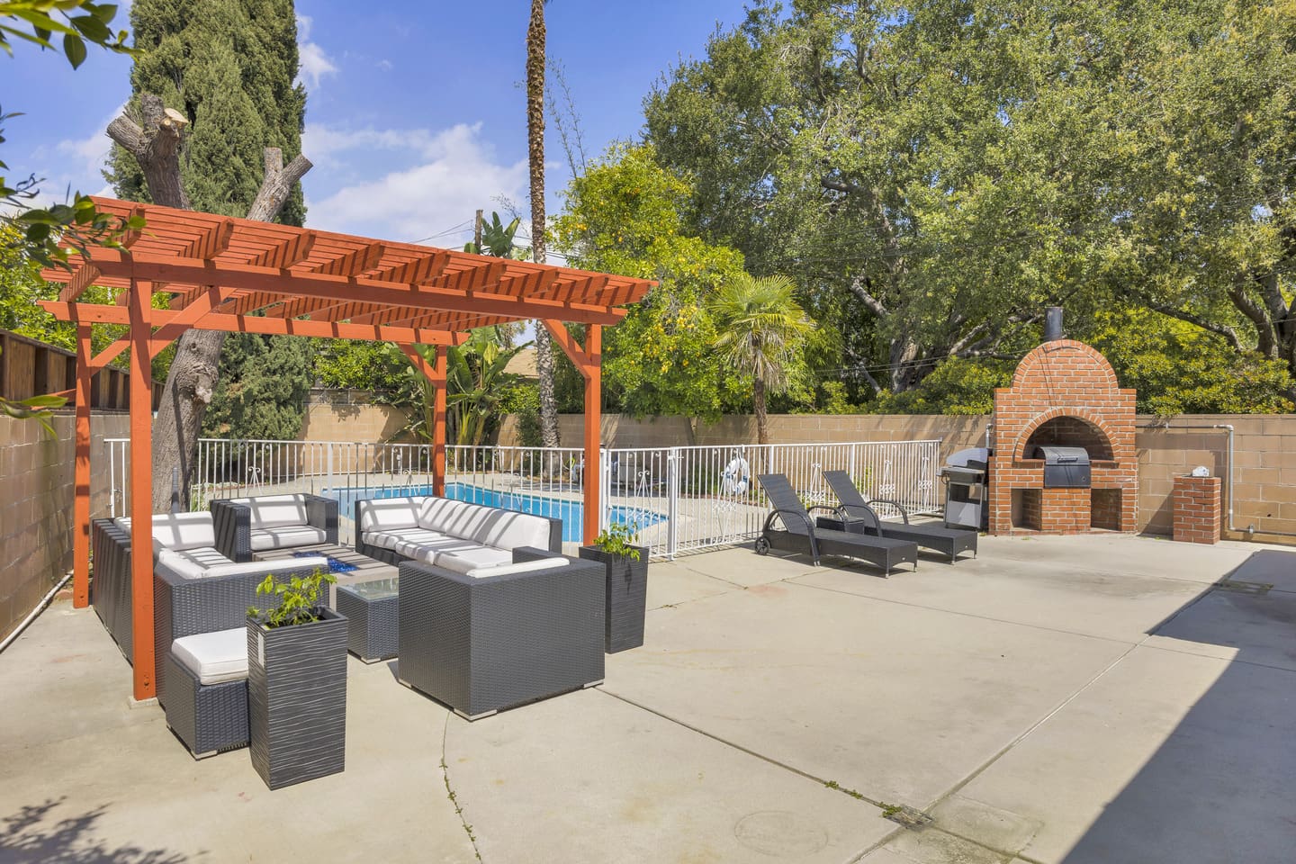 full backyard view at Saint Lawrence Recovery