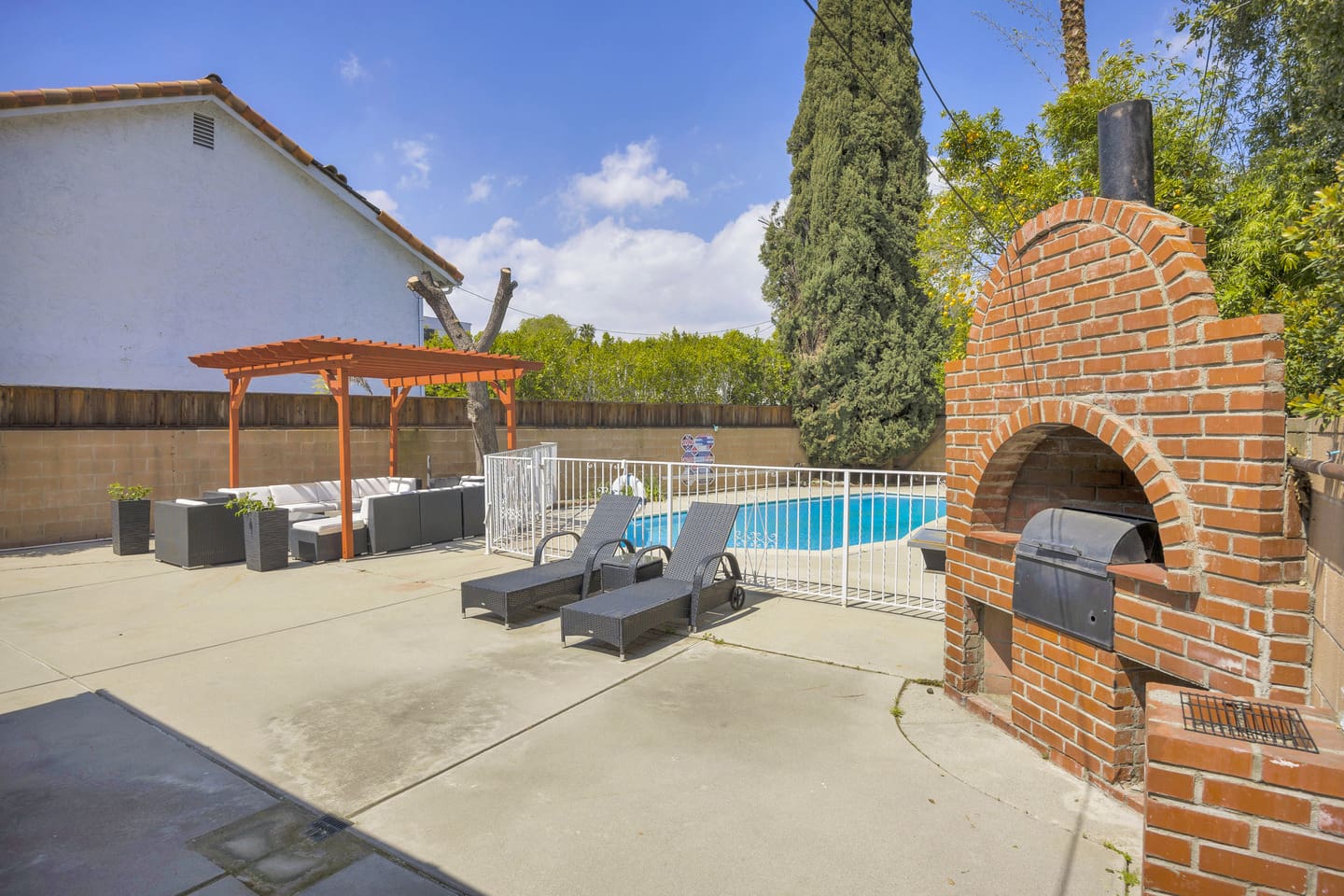 built in barbeque at Saint Lawrence Recovery