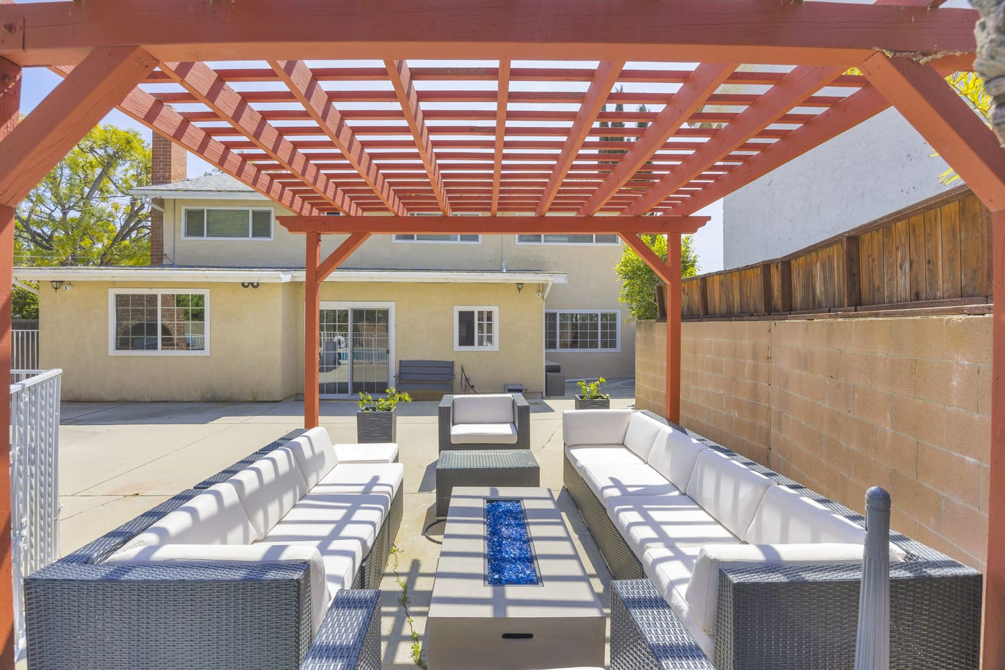 outdoor patio at Saint Lawrence Recovery